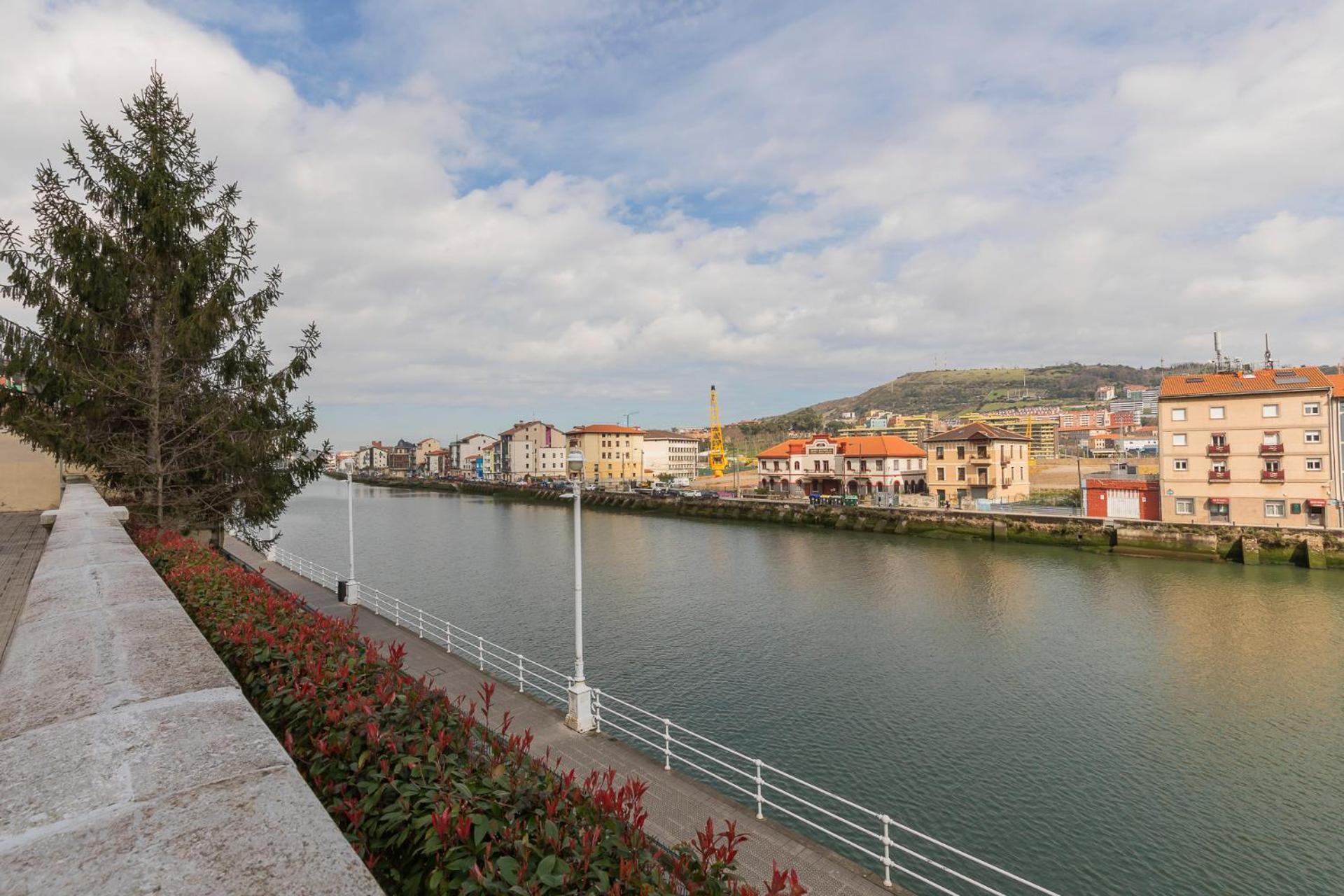 Akomodat En Apartamento Luminoso Junto Al Paseo De La Ria Bilbao Zewnętrze zdjęcie