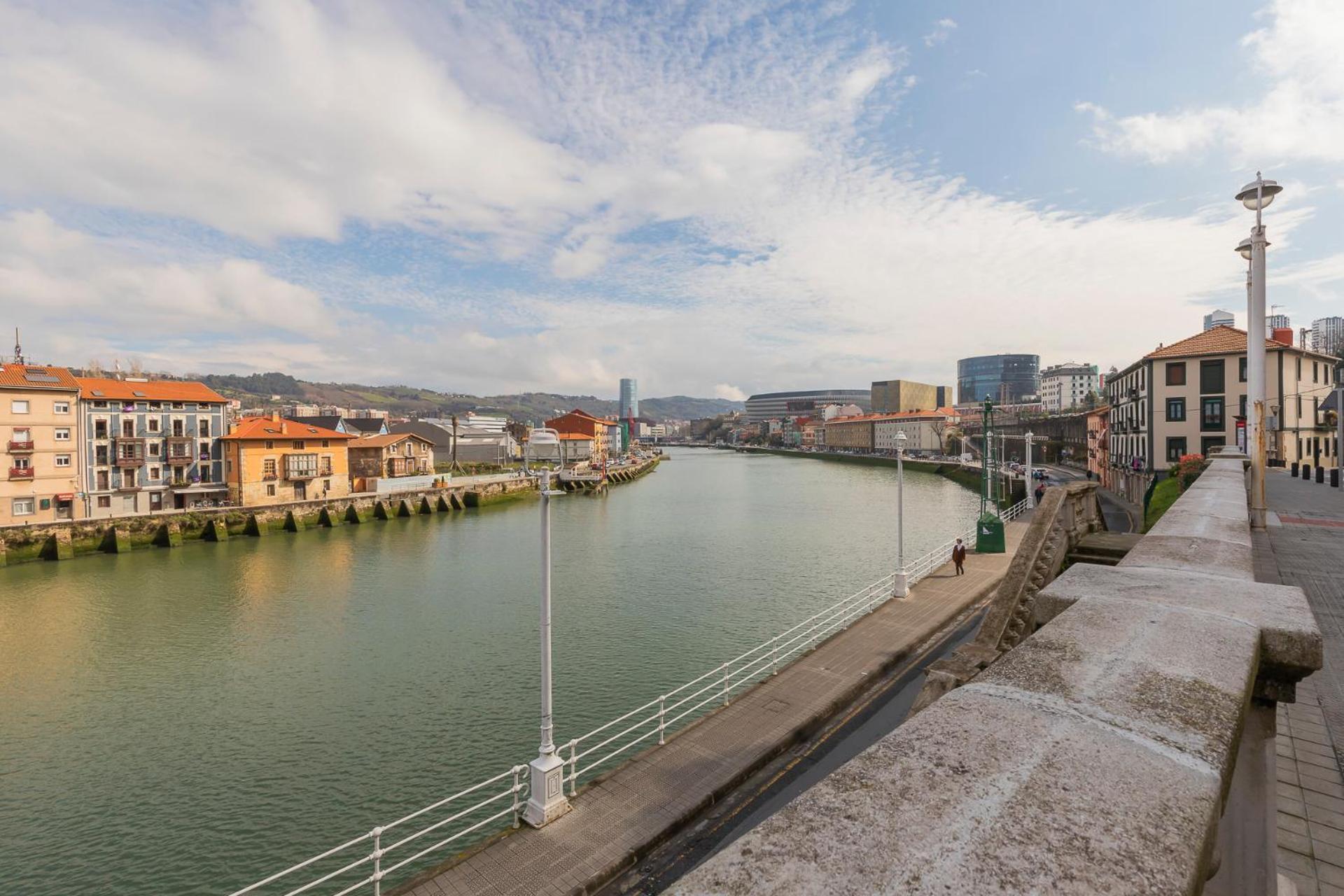 Akomodat En Apartamento Luminoso Junto Al Paseo De La Ria Bilbao Zewnętrze zdjęcie