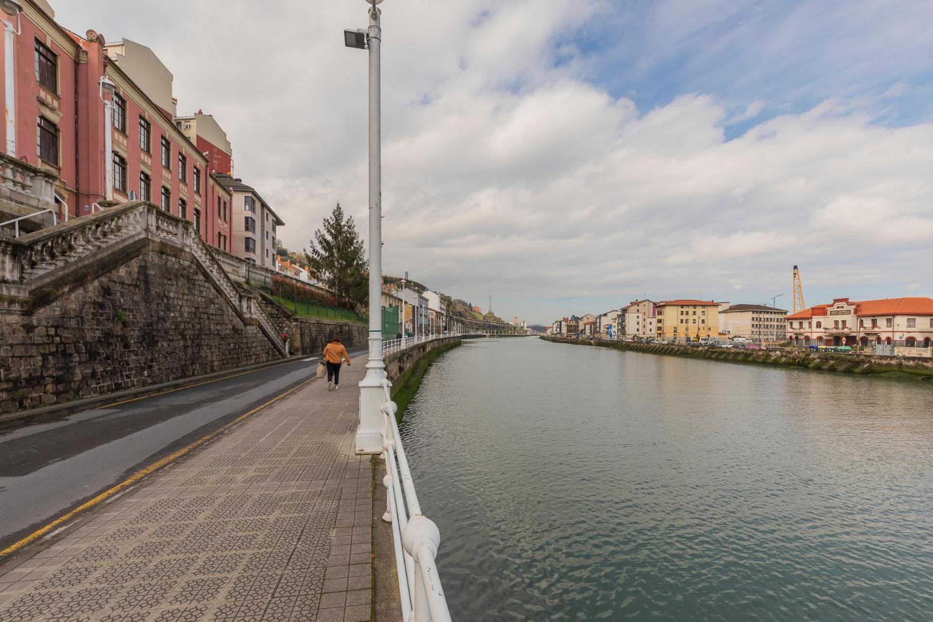 Akomodat En Apartamento Luminoso Junto Al Paseo De La Ria Bilbao Zewnętrze zdjęcie