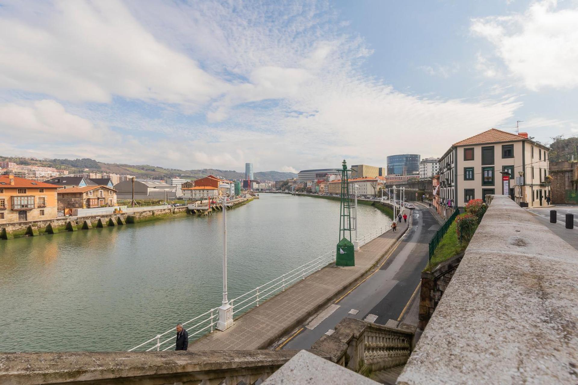 Akomodat En Apartamento Luminoso Junto Al Paseo De La Ria Bilbao Zewnętrze zdjęcie
